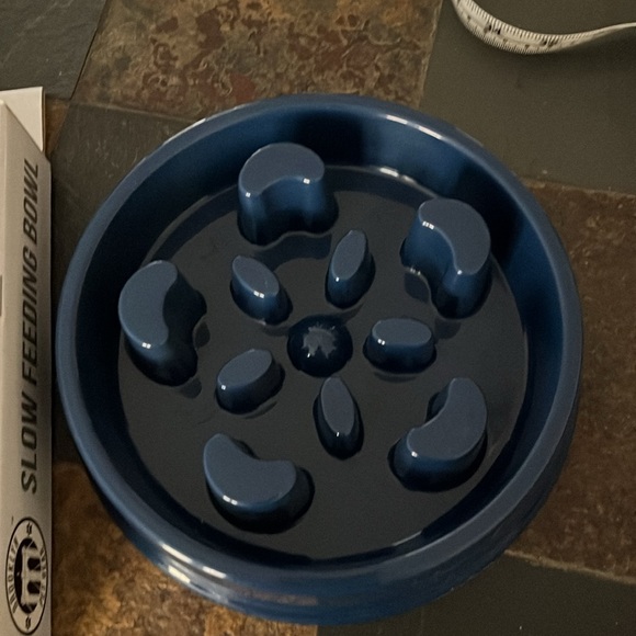 Slow Feeding Pet Bowl - dogs - Brand new in box. - Picture 3 of 5